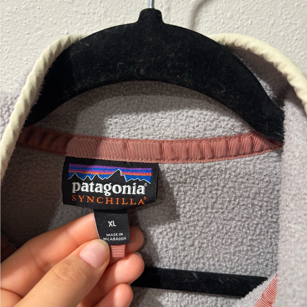 Patagonia womans xl Two-Tone Gray and Tan Crewneck Sweater - Picture 2 of 3